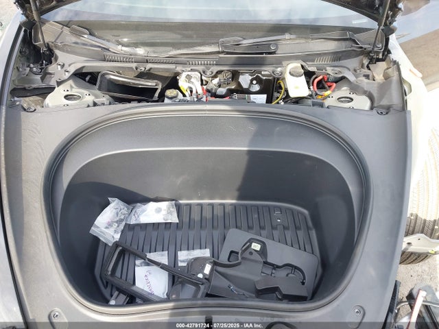 2025 TESLA MODEL 3 5YJ3E1EA5SF008458 Photo 9