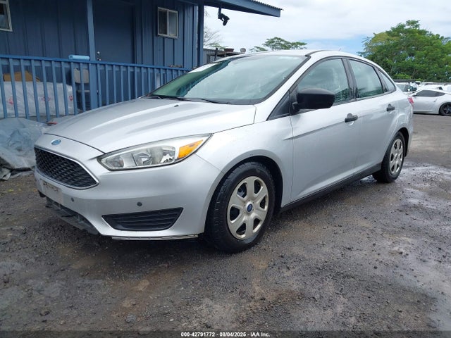 Ford Focus 2016 1FADP3E27GL384592 Image 2