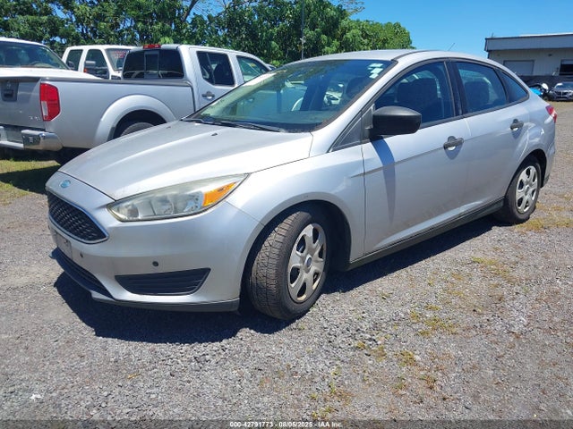 Ford 2016 2016 1FADP3E23GL322395 Image 2