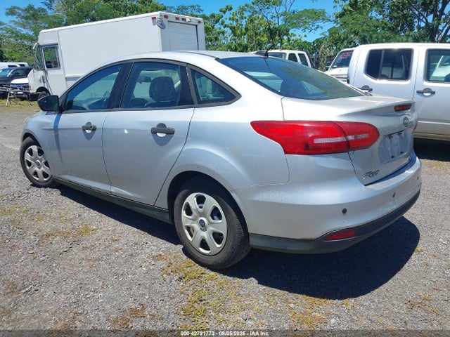 Ford 2016 2016 1FADP3E23GL322395 Image 3