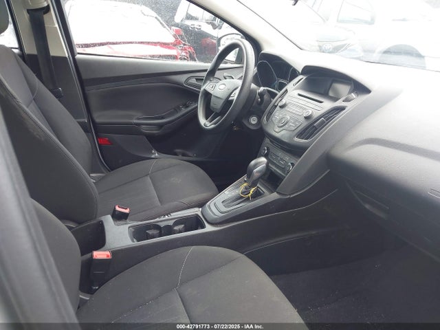 Ford 2016 2016 1FADP3E23GL322395 Image 5
