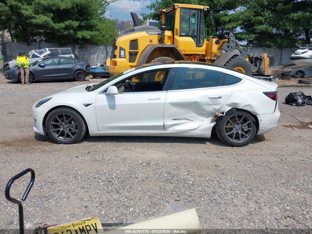 5YJ3E1EB6LF650486 Tesla MODEL 3