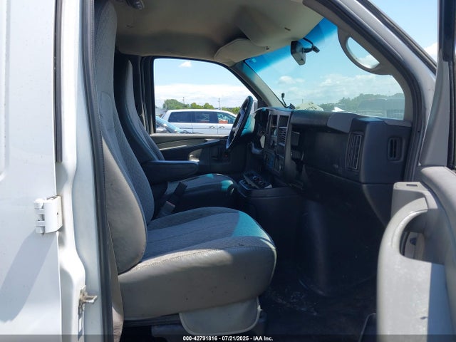 Chevrolet l20 2015 1GCWGFCF2F1235897 Image 5