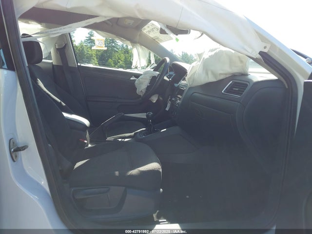 3VW1K7AJ5EM441669 Volkswagen Jetta