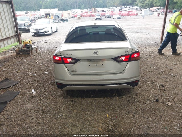 Nissan 2021 2021 1N4BL4DV4MN325830 Image 17