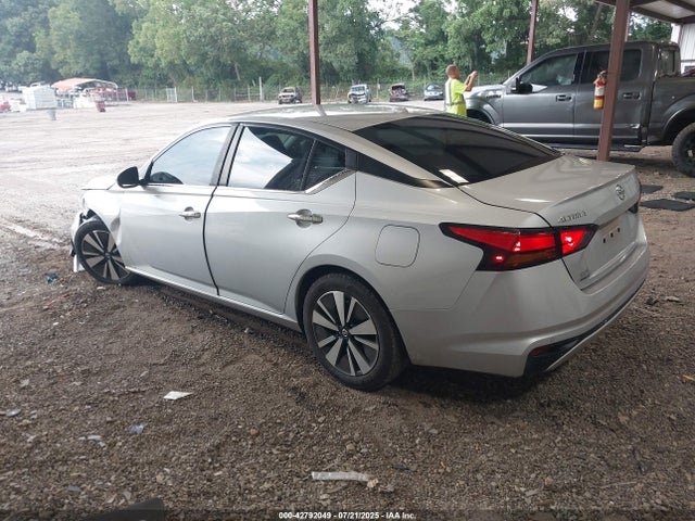 Nissan 2021 2021 1N4BL4DV4MN325830 Image 3