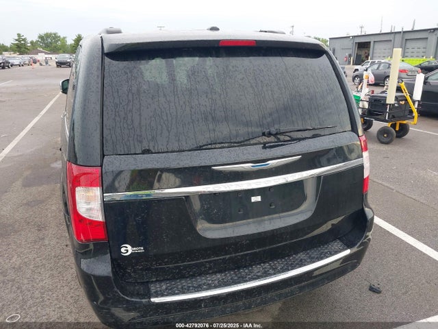 2C4RC1CG1GR150423 Chrysler Town and Country