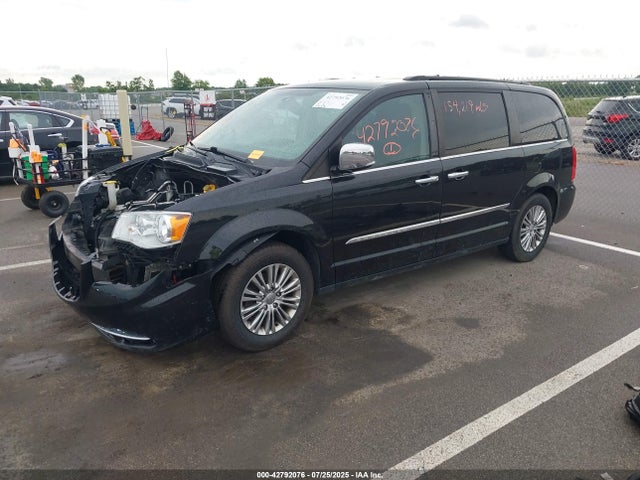 2C4RC1CG1GR150423 Chrysler Town and Country