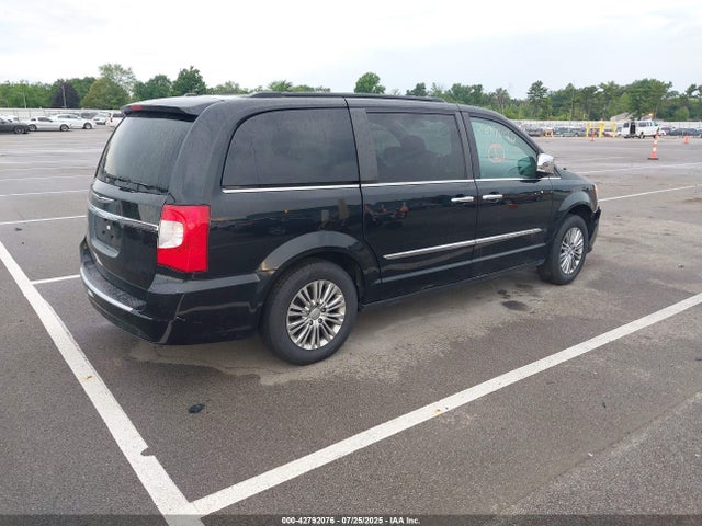 2C4RC1CG1GR150423 Chrysler Town and Country