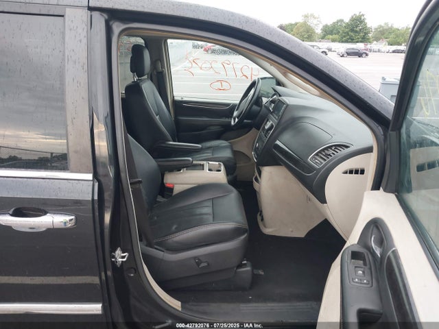 2C4RC1CG1GR150423 Chrysler Town and Country