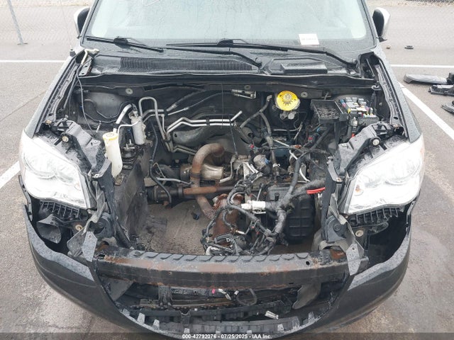 2C4RC1CG1GR150423 Chrysler Town and Country