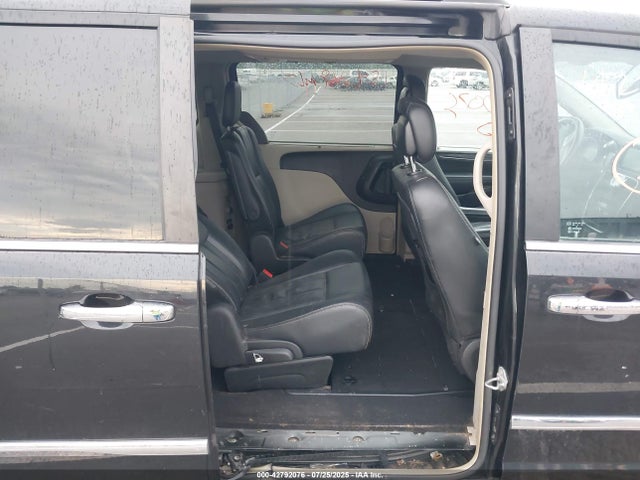 2C4RC1CG1GR150423 Chrysler Town and Country