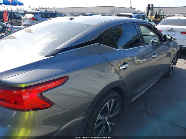 1N4AA6AP5JC383990 Nissan 2018