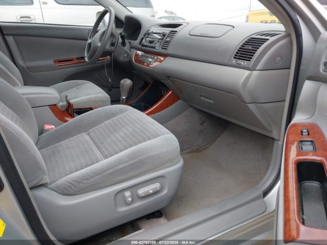 2004 TOYOTA CAMRY 4T1BE30K24U361494 Photo 4