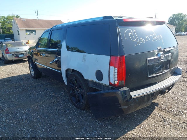 2008 CADILLAC ESCALADE ESV 1GYFK66838R184338 Photo 2