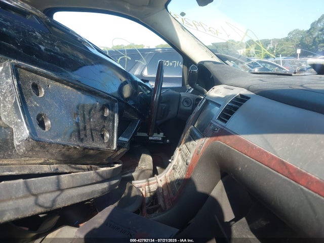 2008 CADILLAC ESCALADE ESV 1GYFK66838R184338 Photo 4