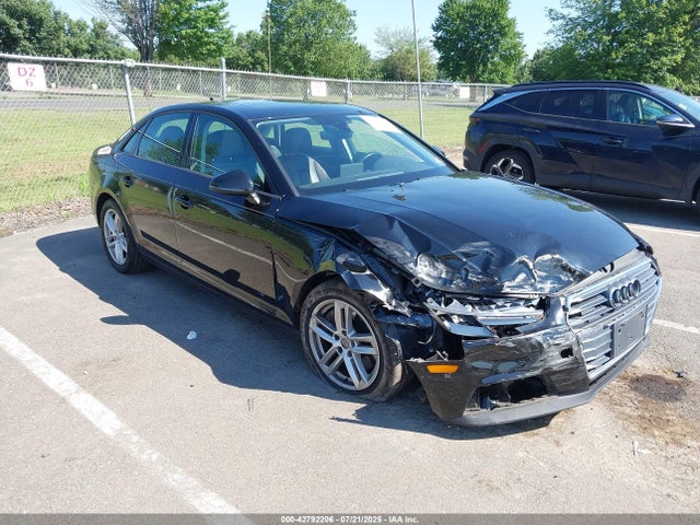 2017 AUDI A4 WAUANAF45HN030631 Photo 0