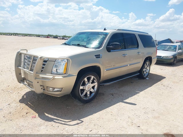 2011 CADILLAC ESCALADE ESV 1GYS3HEFXBR122966 Photo 1