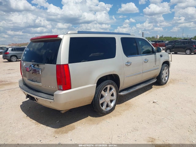 2011 CADILLAC ESCALADE ESV 1GYS3HEFXBR122966 Photo 3