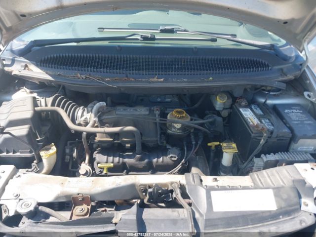 2002 CHRYSLER VOYAGER 1C4GJ25392B567079 Photo 9