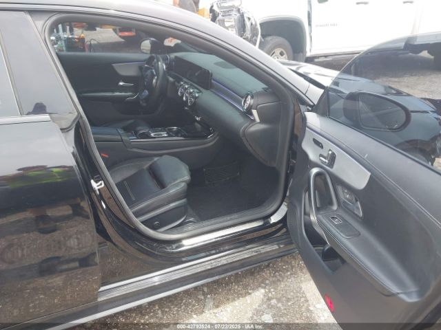 2020 MERCEDES-BENZ CLA 250 WDD5J4GB0LN040433 Photo 4