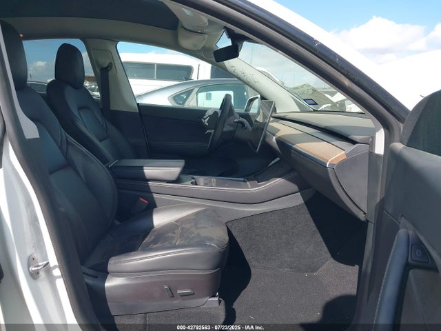 2022 TESLA MODEL Y 7SAYGDEEXNF353853 Photo 4