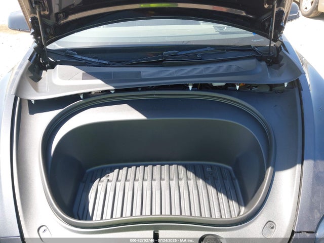 2025 TESLA MODEL 3 5YJ3E1EA8SF018305 Photo 9