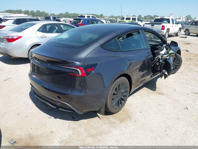 2025 TESLA MODEL 3 5YJ3E1EA8SF018305 Photo 3