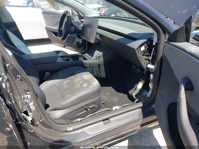 2025 TESLA MODEL 3 5YJ3E1EA8SF018305 Photo 4