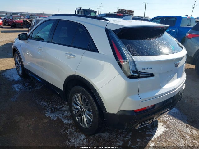 2023 CADILLAC XT4 1GYFZER48PF224475 Photo 2