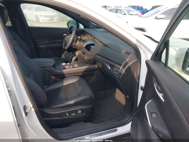 2023 CADILLAC XT4 1GYFZER48PF224475 Photo 4