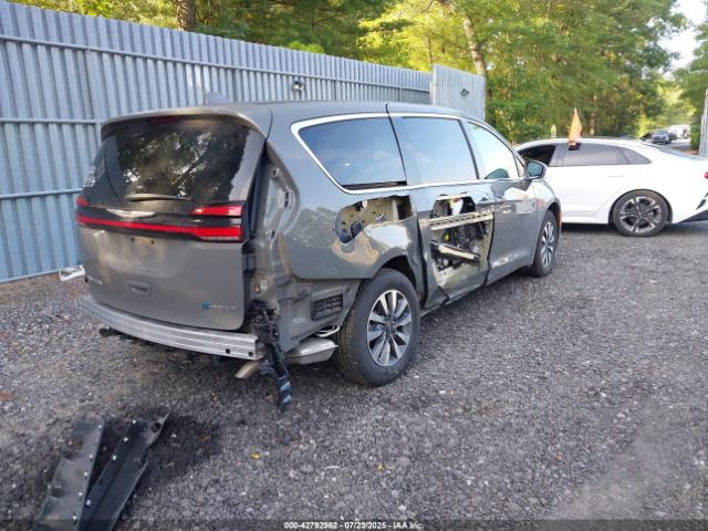 2022 CHRYSLER PACIFICA HYBRID 2C4RC1L74NR121544 Photo 3