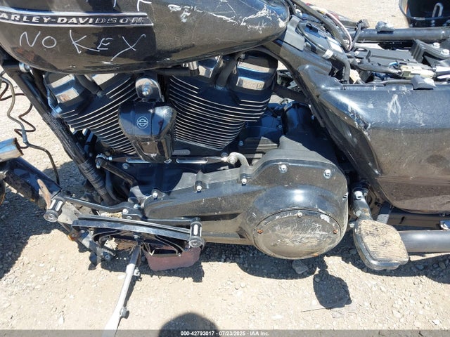 2019 HARLEY-DAVIDSON FLHXS 1HD1KRP19KB645236 Photo 8