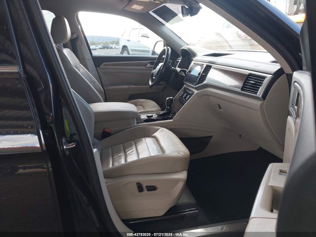 Volkswagen fsi 2018 1V2NR2CA5JC540213 Image 5