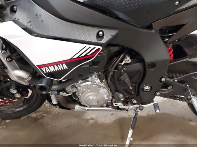 2016 YAMAHA YZFR1S JYARN42E3GA001247 Photo 8