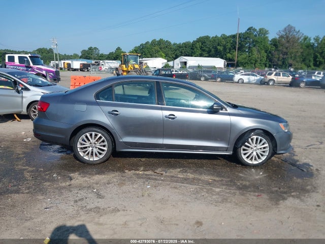 3VWD17AJ3FM229533 Volkswagen 1.8t