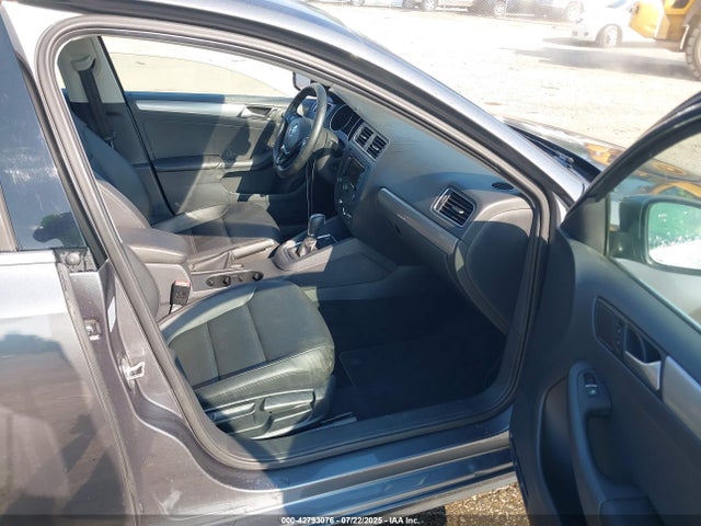 3VWD17AJ3FM229533 Volkswagen 1.8t