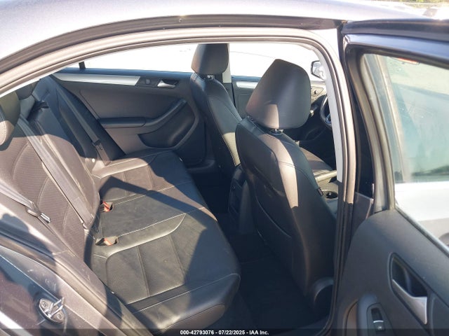 3VWD17AJ3FM229533 Volkswagen 1.8t