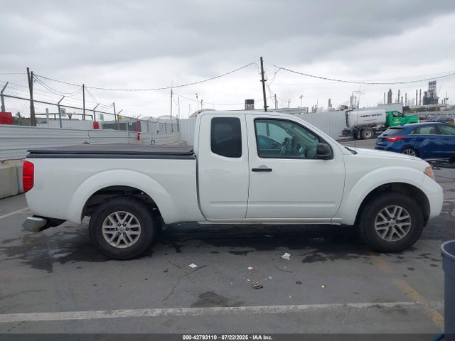 1N6AD0CWXGN757975 Nissan 2016
