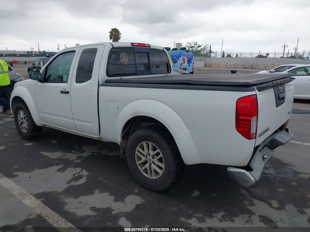 1N6AD0CWXGN757975 Nissan 2016