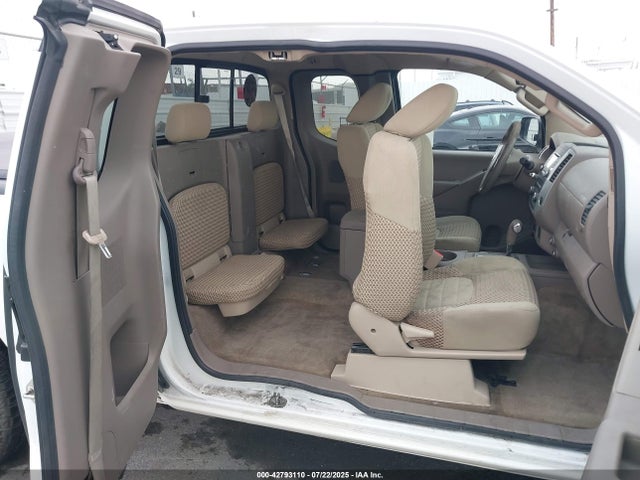 1N6AD0CWXGN757975 Nissan 2016