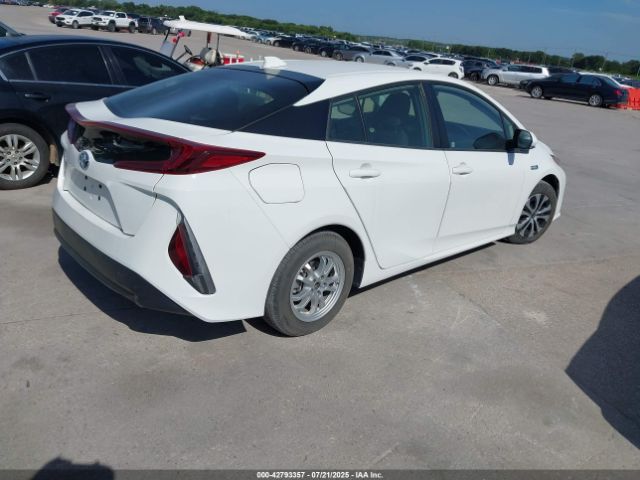 2021 TOYOTA PRIUS PRIME JTDKAMFP6M3176203 Photo 3
