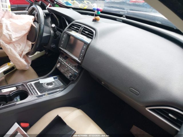 2017 JAGUAR XE SAJAR4BG3HA975661 Photo 4