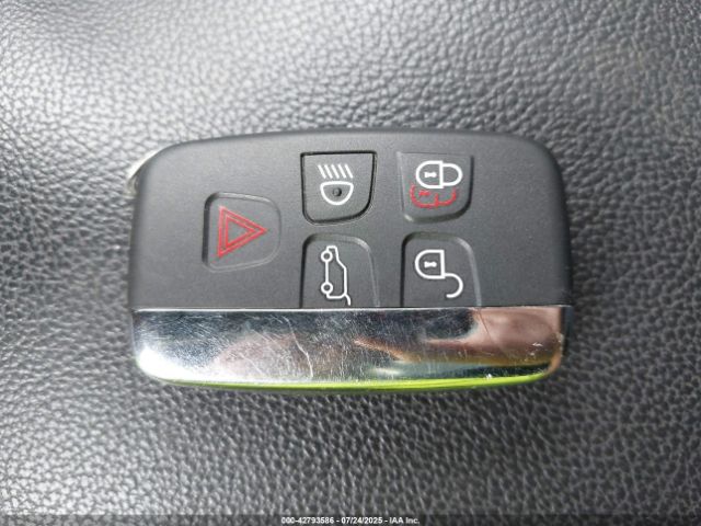 2017 JAGUAR XE SAJAL4BV4HA949540 Photo 10