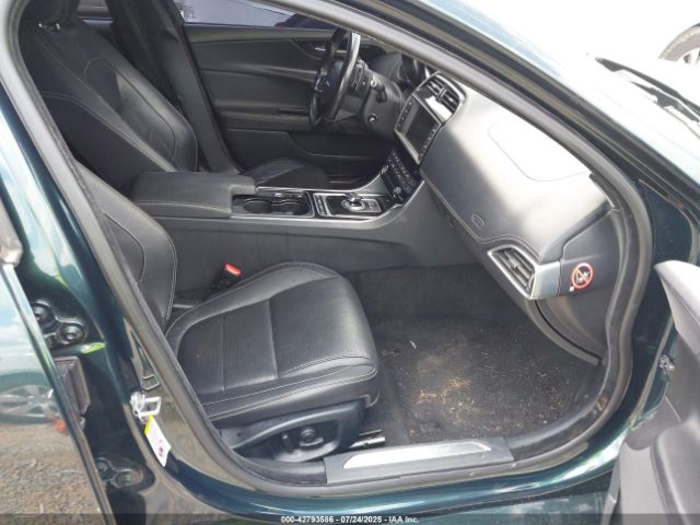 2017 JAGUAR XE SAJAL4BV4HA949540 Photo 4