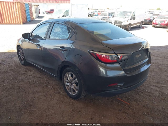 3MYDLBZV0GY117002 Scion p5v