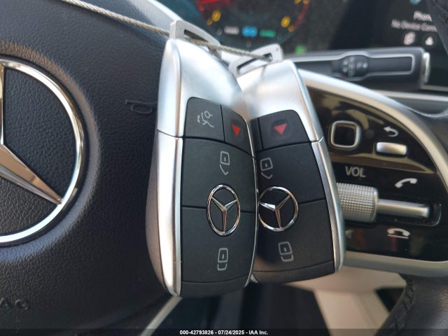 4JGFF5KE8MA306695 Mercedes-Benz m256
