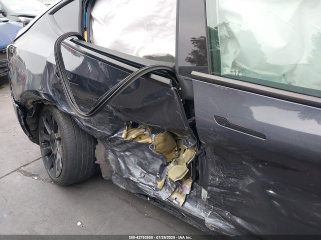 2021 TESLA MODEL Y 5YJYGDEE0MF269908 Photo 5