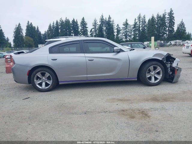 2C3CDXHG0GH281027 Dodge 2016