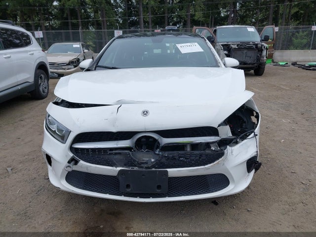 W1K3G4FB8MJ315188 Mercedes-Benz m260